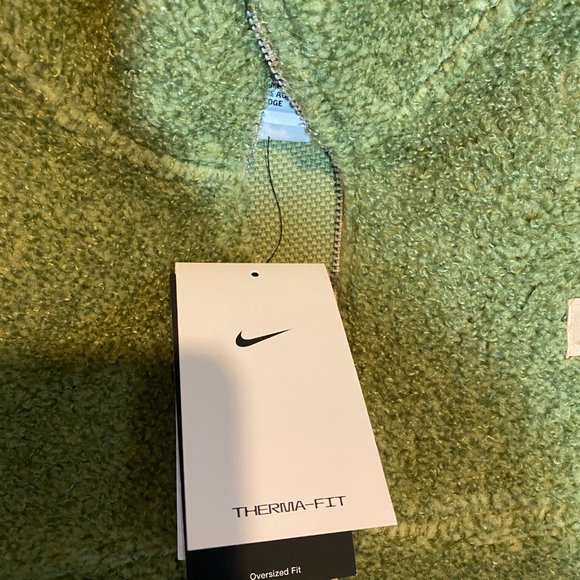 *NWT* NIKE WOMEN'S THERMA-FIT 1/2-ZIP TOP - Picture 6 of 8